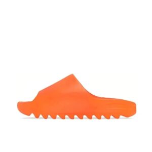 Kakobuy Yeezy kanye Slippers in the same styletangor