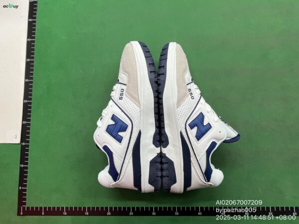 Kakobuy New Balance 550 sneakers light gray navy blue