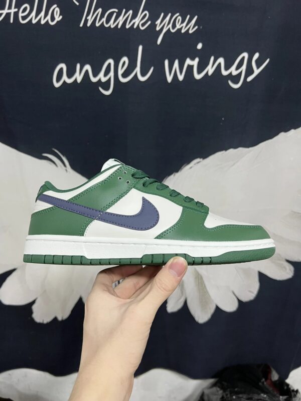 Kakobuy NIKE Dunk SB Low White Green Purple Hooks