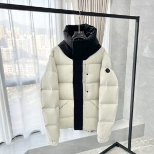 Kakobuy Moncler | FW22 Madeira Black Label Black Knight/Short Down Jacket